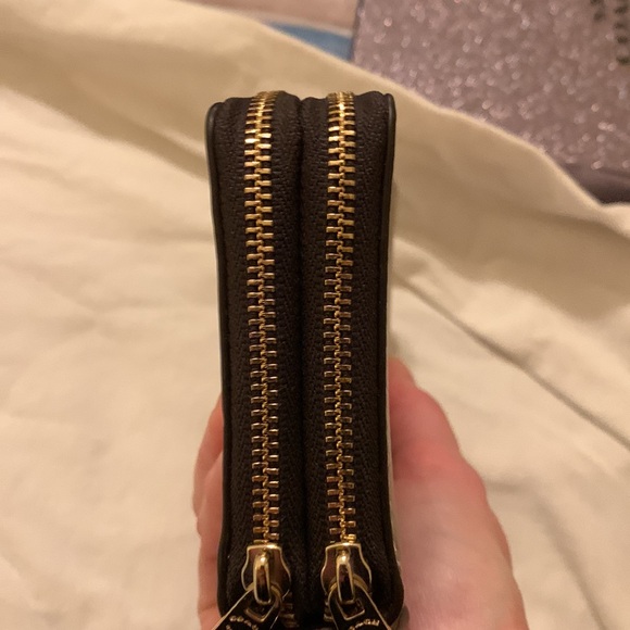 COACH wristlet. - Picture 3 of 6